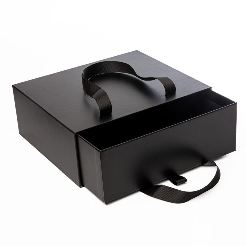 Подарункова коробка Primo Black (23 х 20 х 8,5 см) з ручками