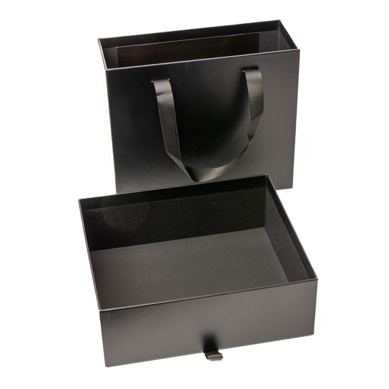 Подарункова коробка Primo Black (23 х 20 х 8,5 см) з ручками
