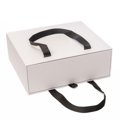 Подарункова коробка Primo White (23 х 20 х 8,5 см) з ручками