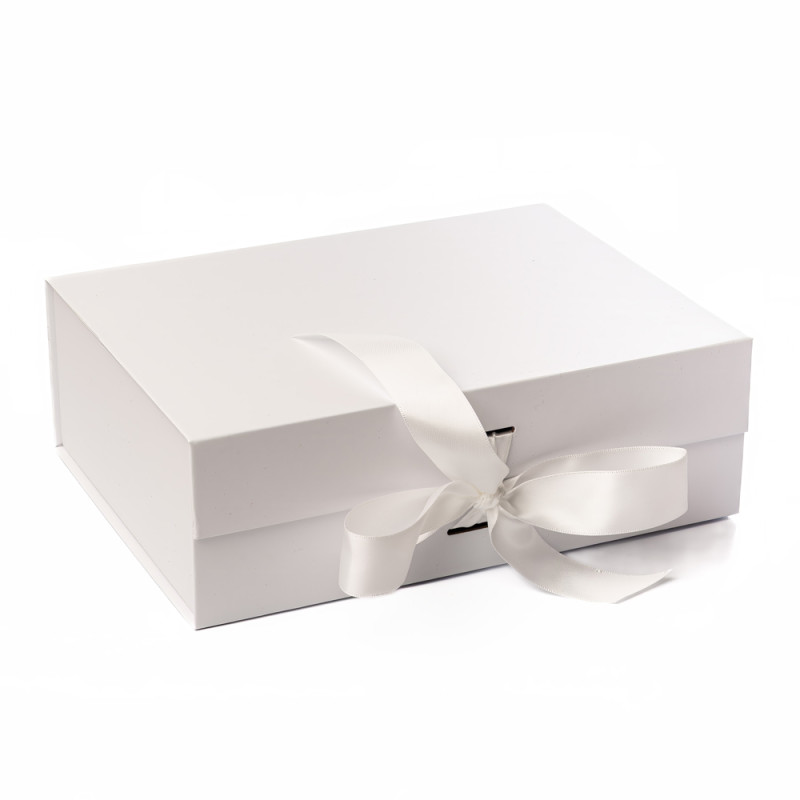 Подарункова коробка Uno White (24 х 18 х 8 см) на магнітах зі стрічкою